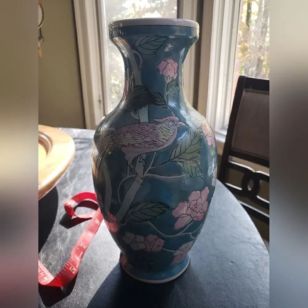 Vase   - Picture 7 of 11